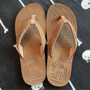 LOWERED TODAY - Never worn - NWOT - Womens 7 Reef leather flip flop sandals